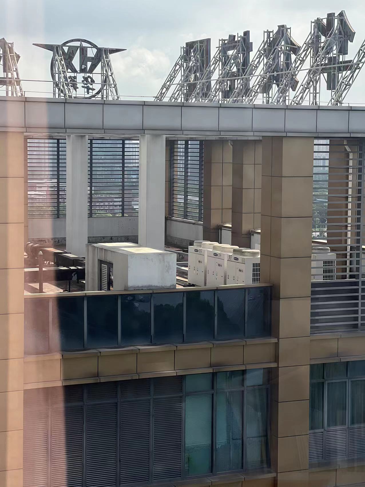 多聯(lián)機室外機